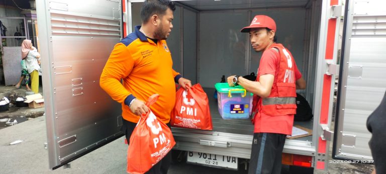 KEBAKARAN DI CAKUNG BARAT, PMI Kota Dumai DORONG BANTUAN