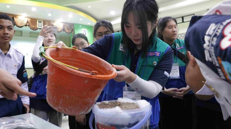 PMI Dumai Fasilitasi Kunjungan Youth Red Cross Palang Merah Korea ke SMKN 26 Dumai