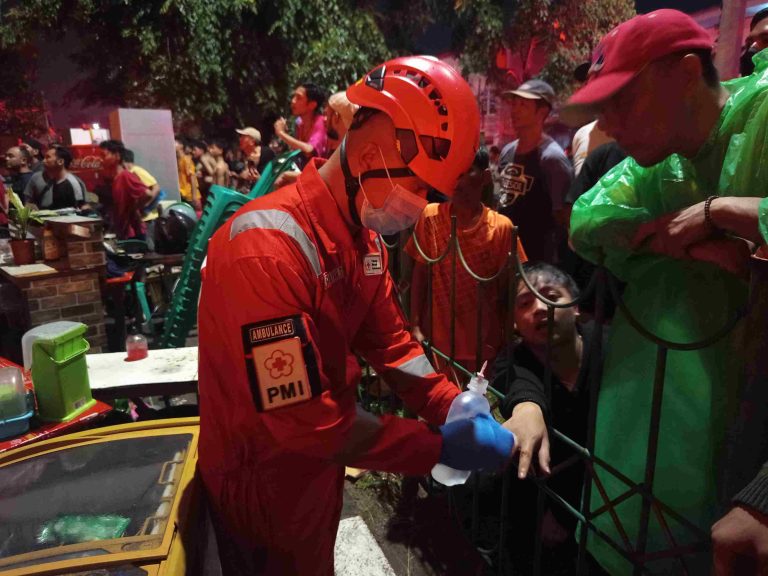PMI Dumai Tangani Kebakaran Besar di Cipinang, Berikan Pertolongan Pertama dan Distribusi Bantuan